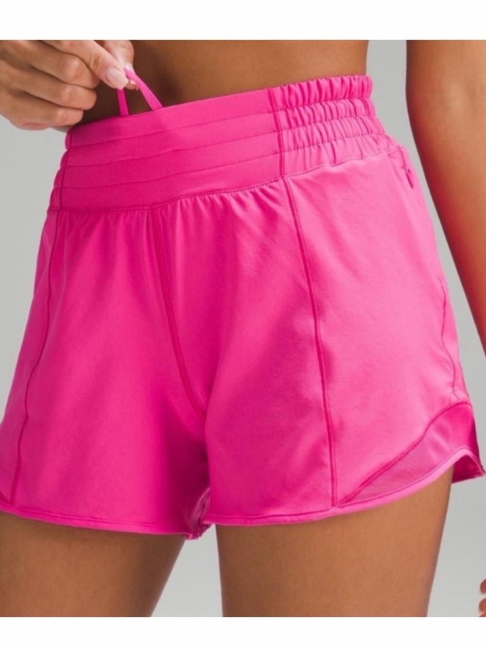 Lululemon LR 2.5" Hotty Hot Shorts Pink Size 6 Athletic Running